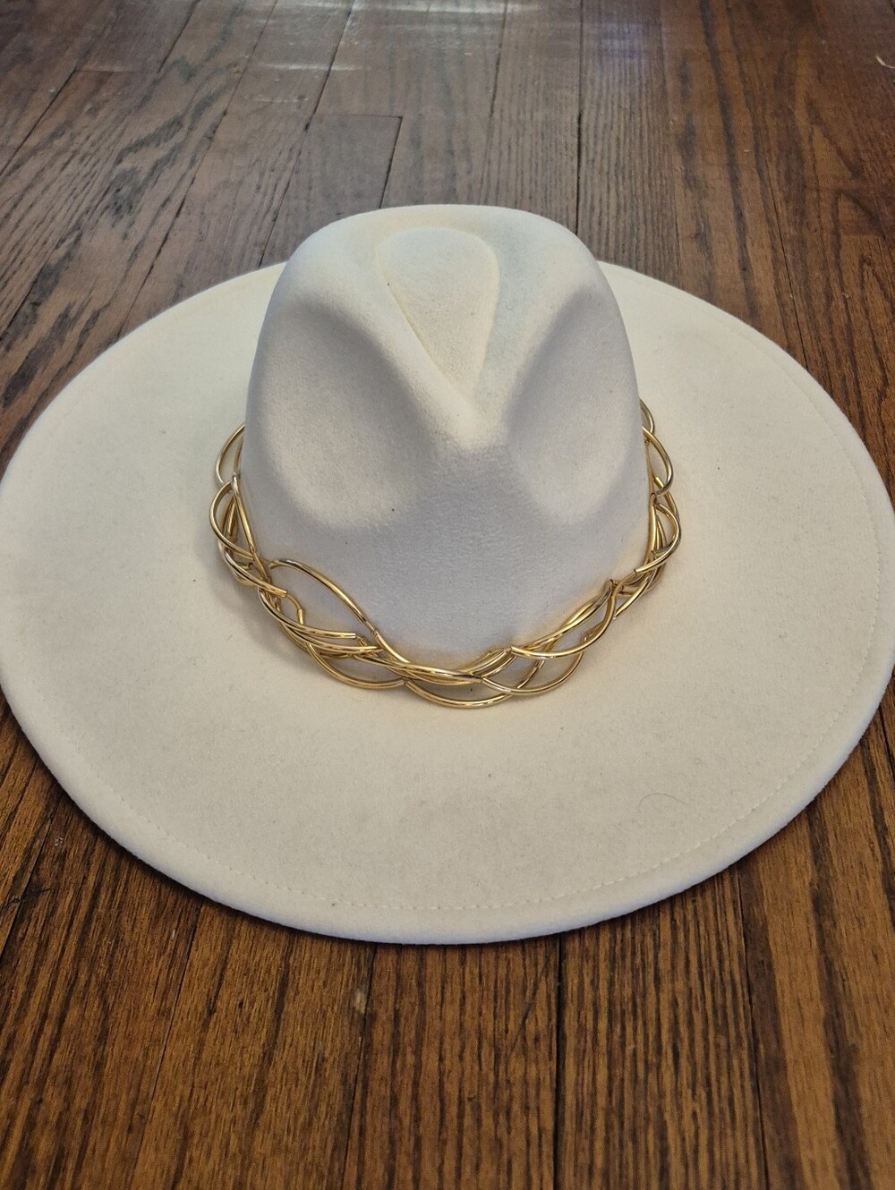Cream Wide-Brim Fedora Hat.  Gorgeous Creamy White Color Size Large